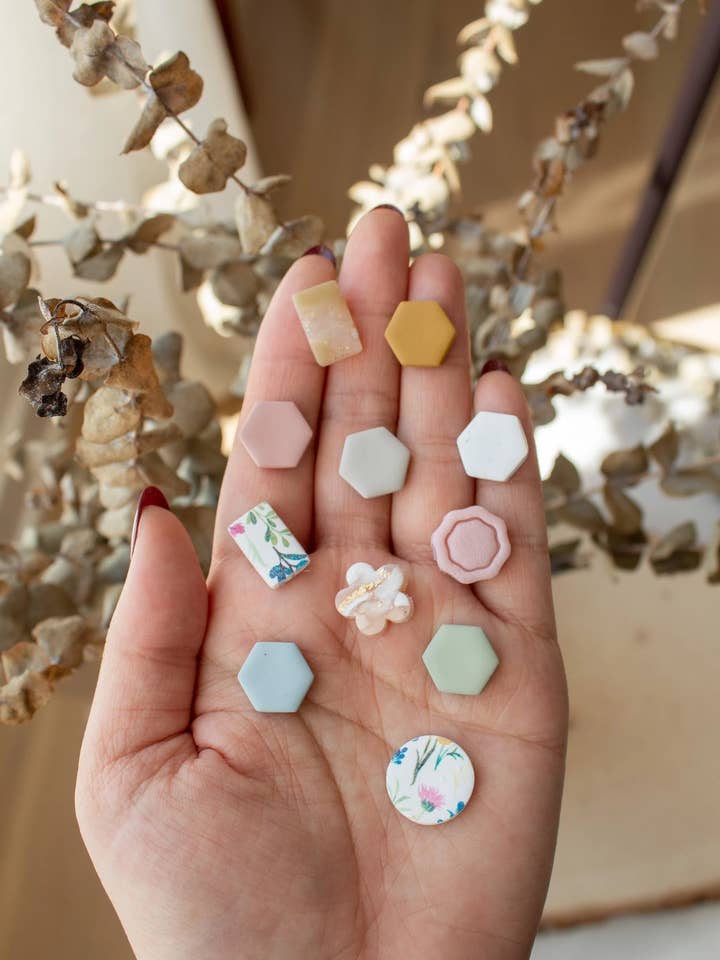 Bestseller Studs voor wholesale door Indigo Clay Jewelry