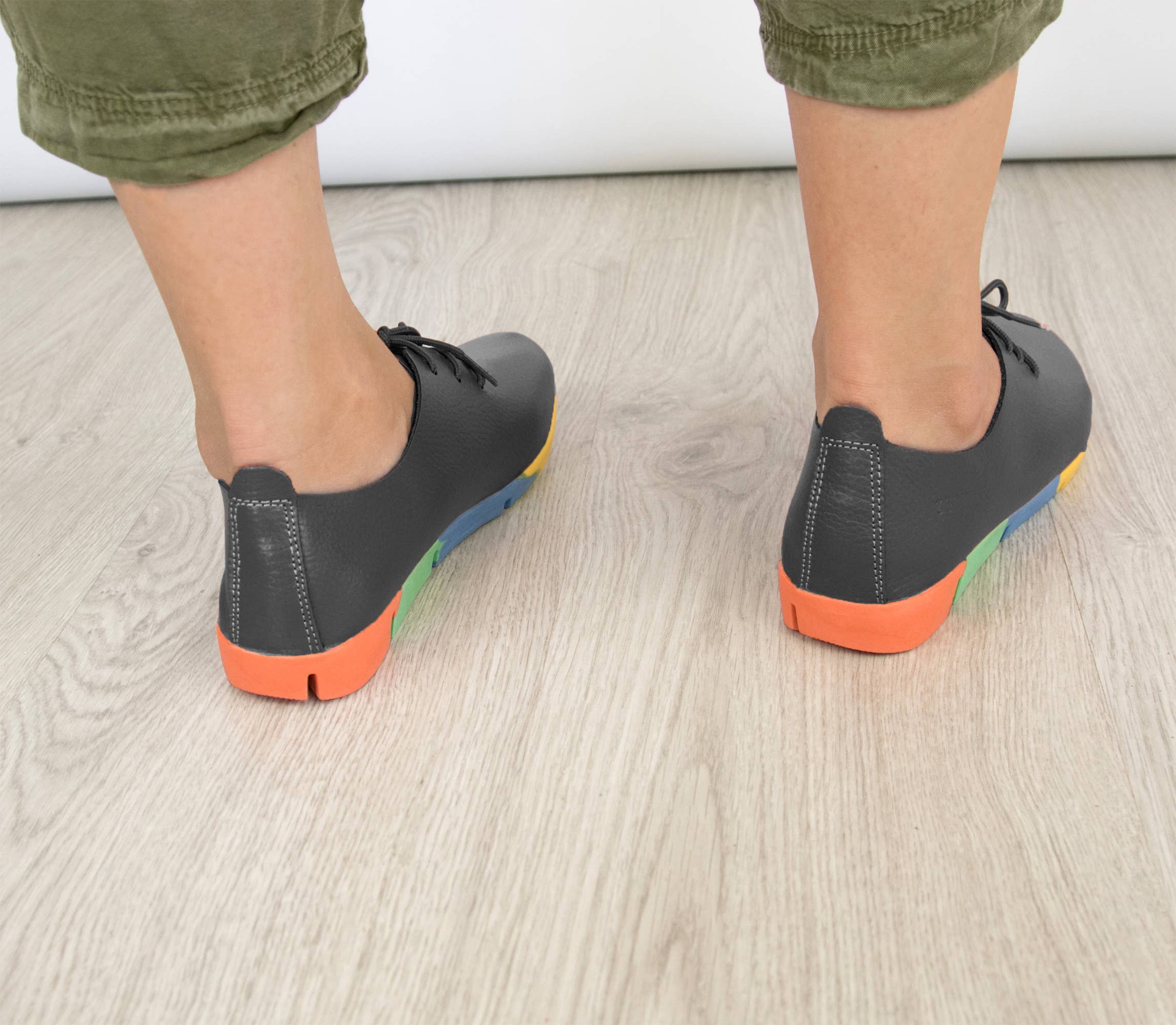 Noir Mocassins en cuir pour femmes Zerimar 1942 - Chaussures habillées confortables, noires en vente sur Faire2