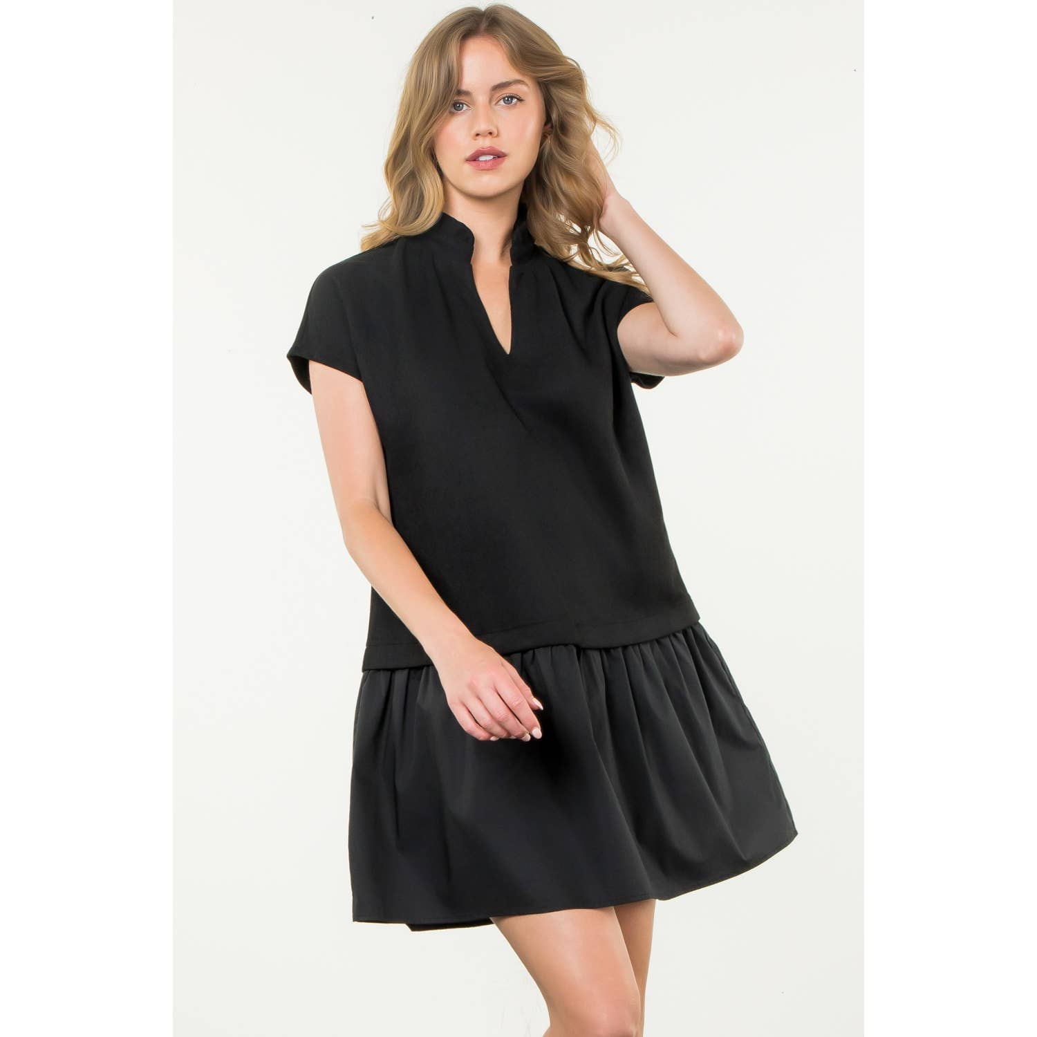 THML – Großhandel Kleid – Damen – Kurzarmkleid aus Veloursleder15