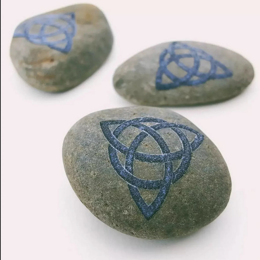 Lyoncraft - Wholesale Spiritual Stone/Crystal - Celtic Trinity Knot Engraved Worry Stones 4