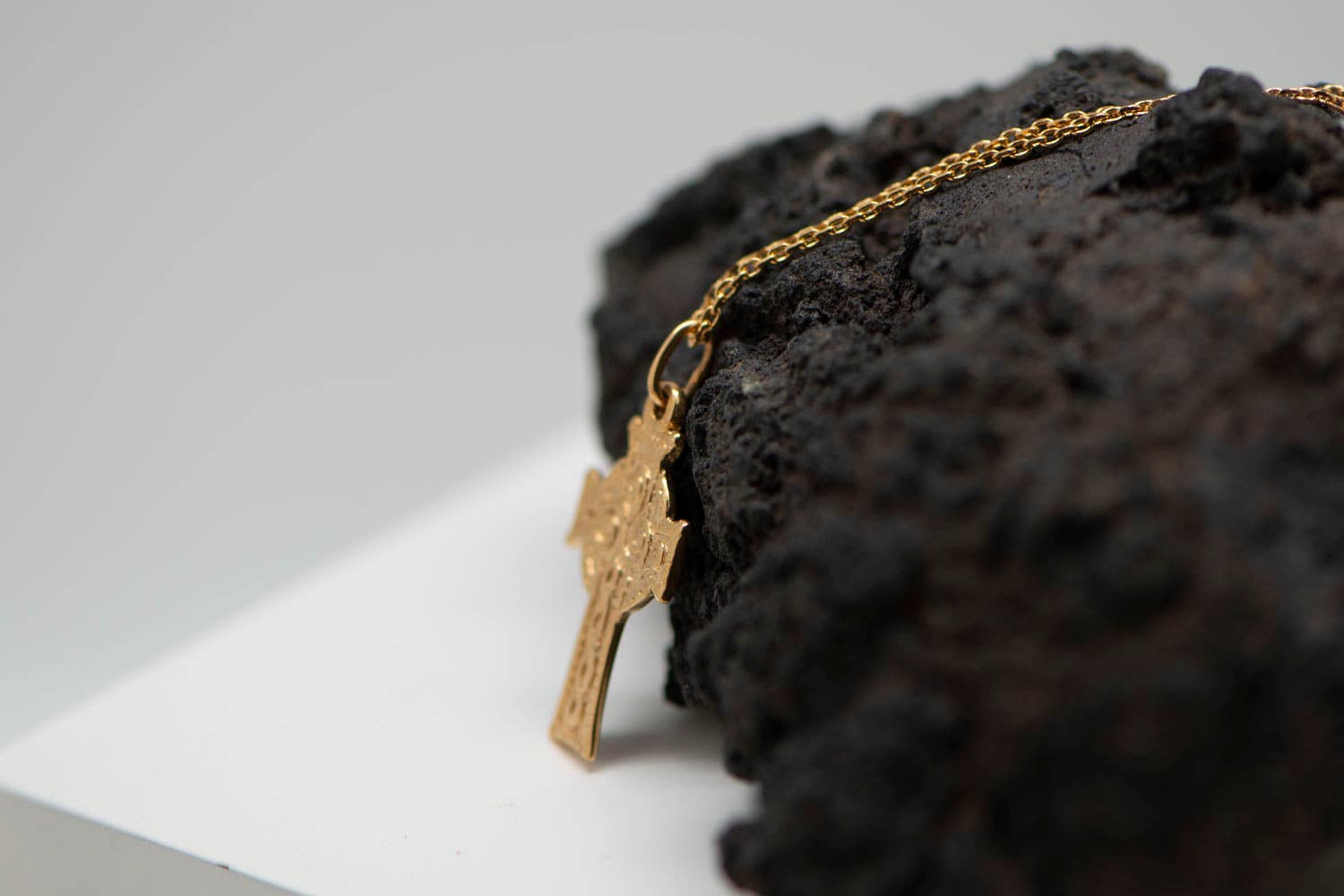 TALISMAN JEWELLERY (D&Fidanverdi, S.L.) - Vendita all'ingrosso Collana con ciondolo/pendaglio - Ciondolo Croce Celtica/Triskel in Ottone Placcato Oro 18k2