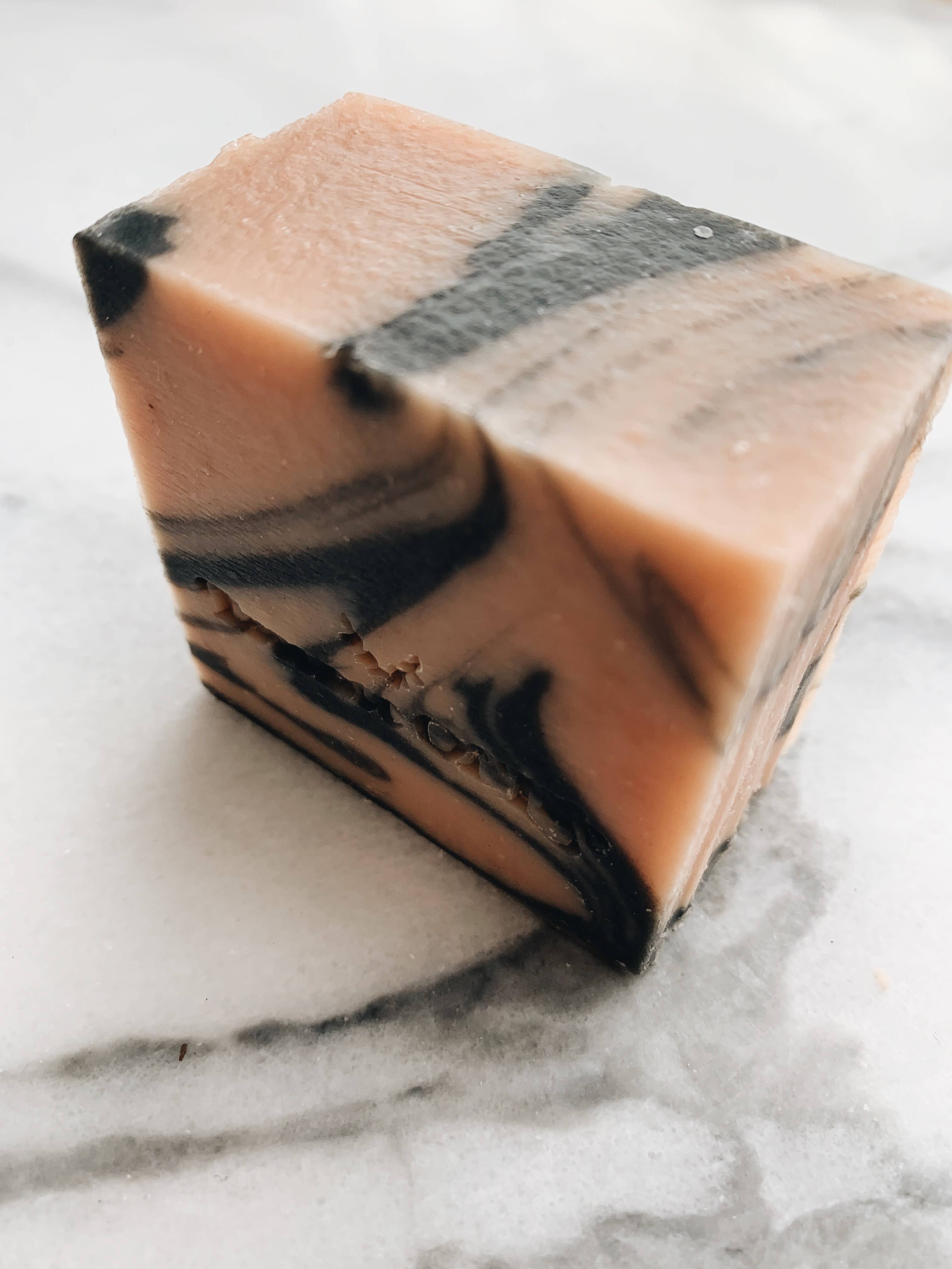 Essence of Life Organics – Großhandel Feste Seife – Handgefertigte vegane Seifenstücke11