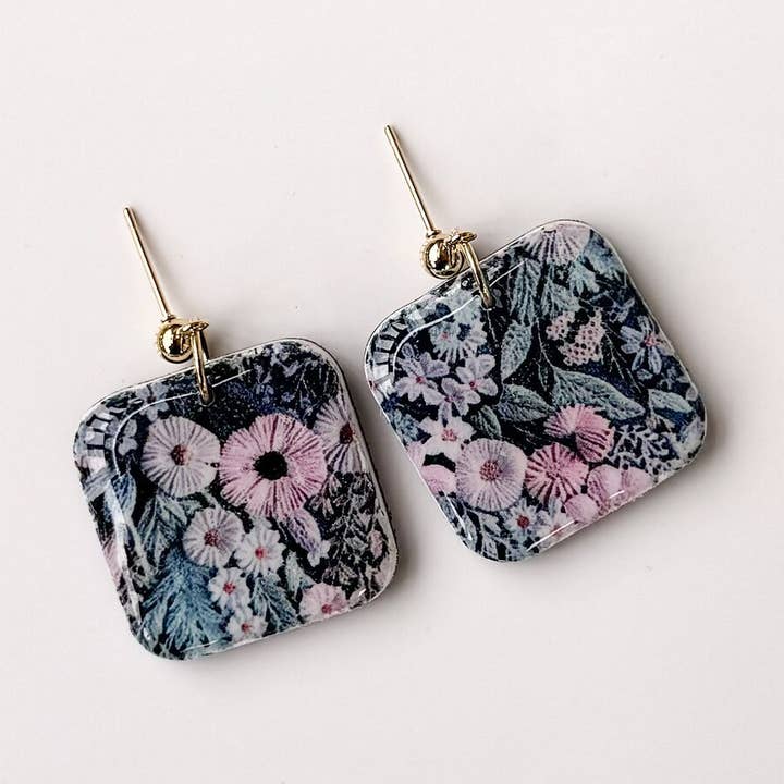 Svarta blommiga lerörhängen för wholesale av Blushes and Neutrals