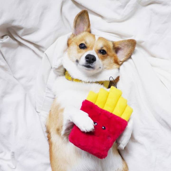 ZippyPaws – Engroshandel Tøjdyr - Hund – NomNomz® - Fries - Hundelegetøj8