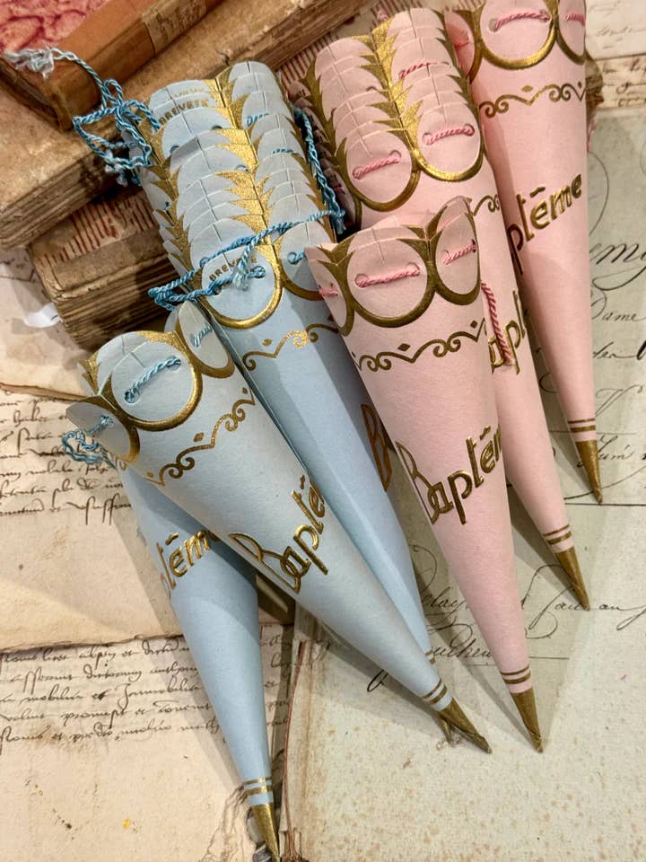 Vintage franska dopgåvokoner för wholesale av Monahan Papers