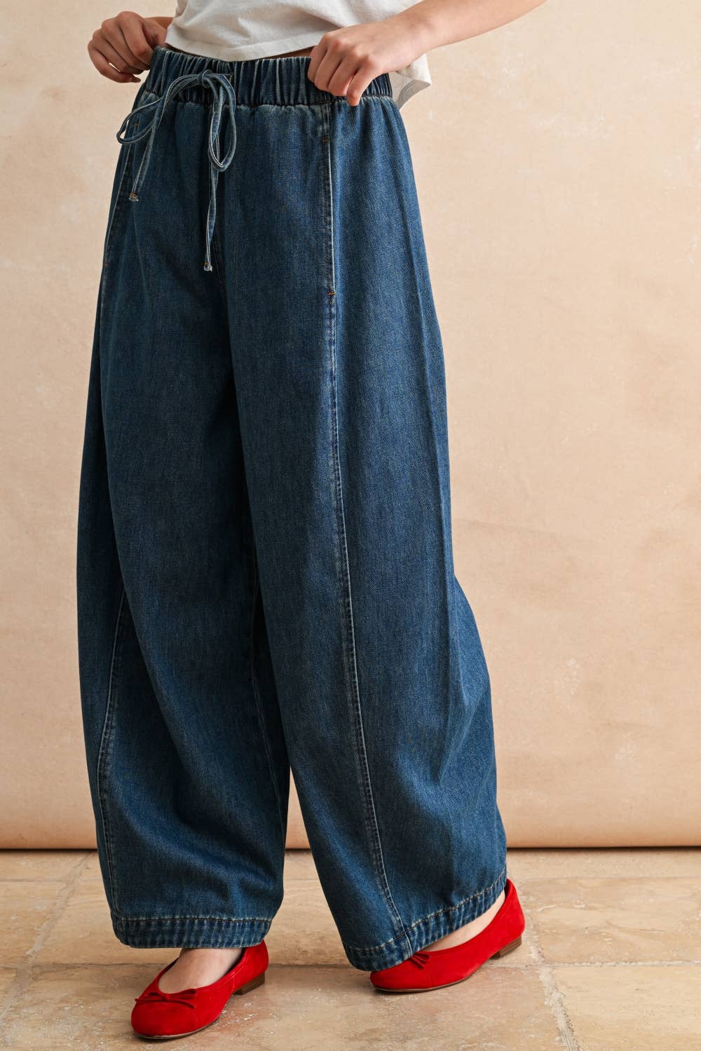 P5868   LOOSE BARREL ELASTIC BAND WAIST DENIM PANTS for wholesale on Faire1