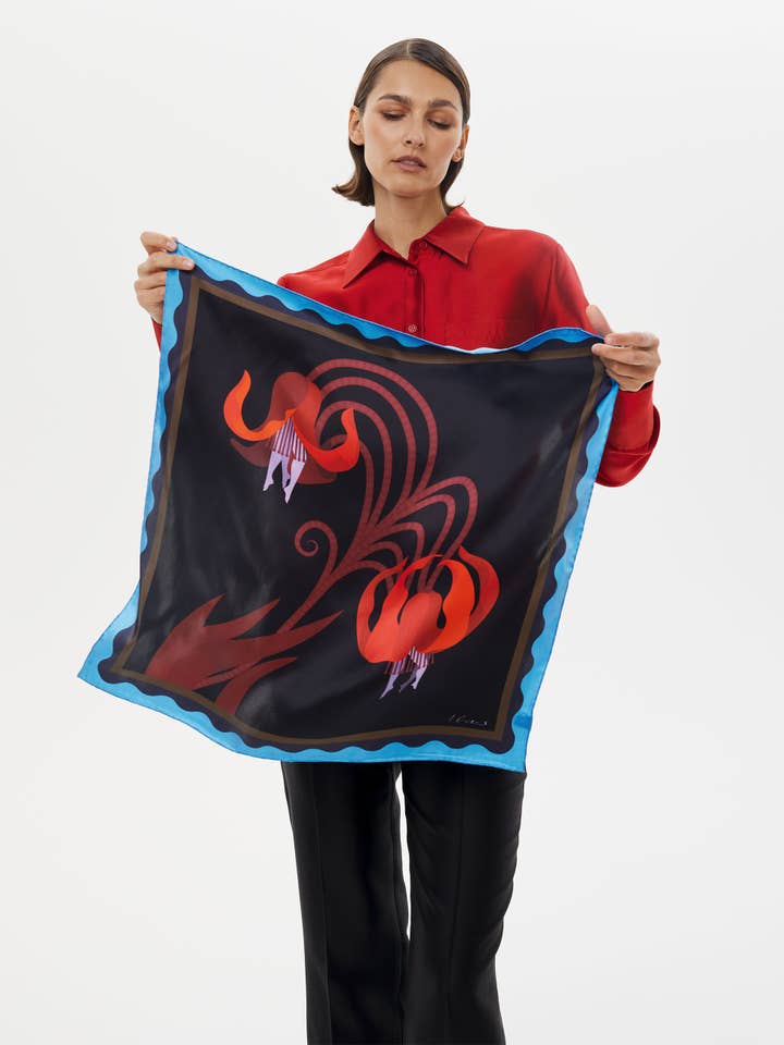 Foulard en soie moyen 'LATE BLOOMER' pour la vente par Alas