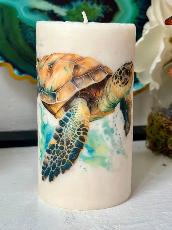 Vela de pilar alto con forma de tortuga marina en acuarela para venta al por mayor de Peaceful Vibes Essential