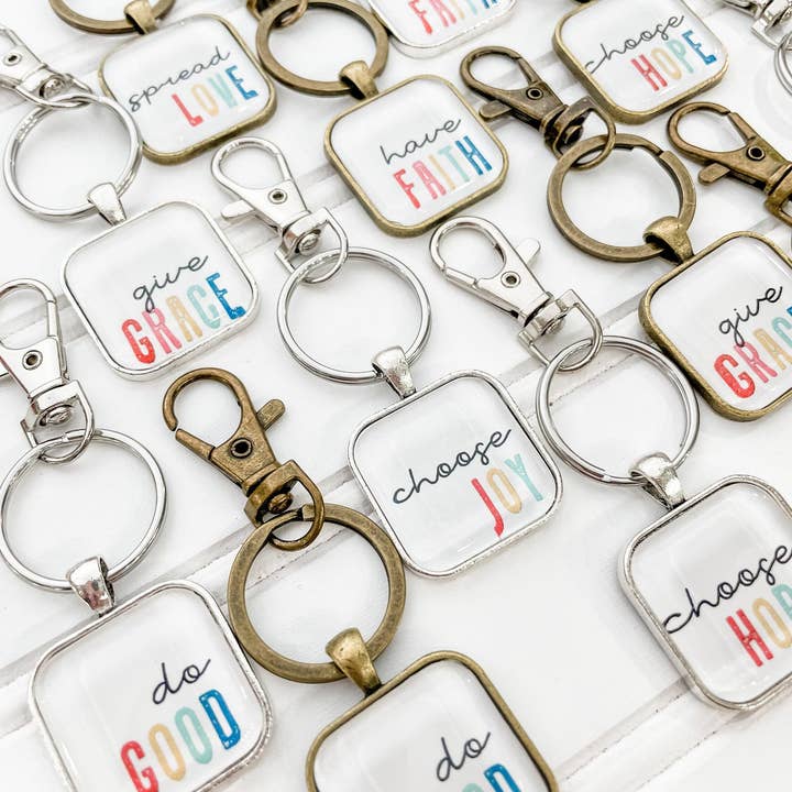 Hello Holly Shop - Wholesale Keychain - Women's - Give Grace Keychain1