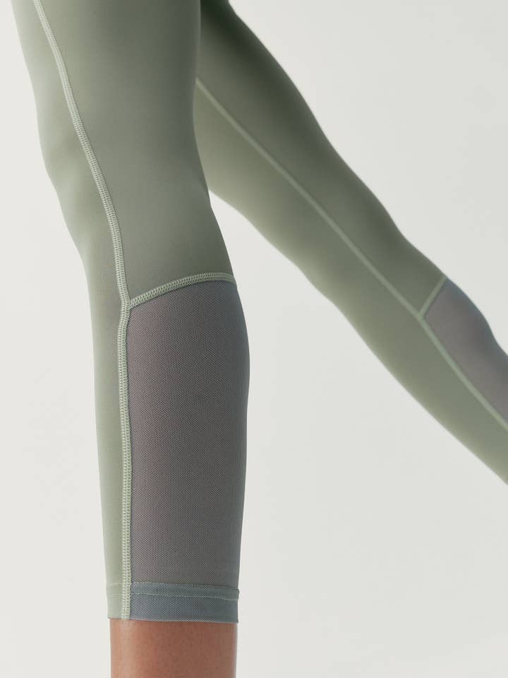 Born Living Yoga – wholesale Athletic/lounge leggings – Women's – Namir Camouflage Legging2