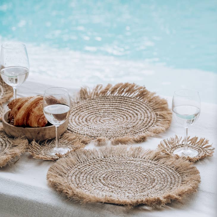 Wholesale raffia shop