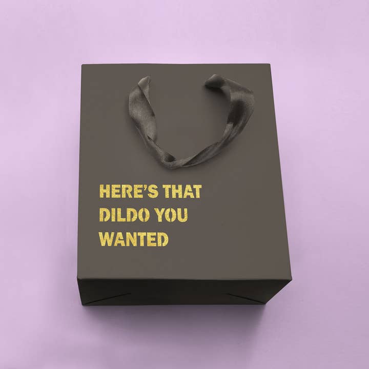 Crimson and Clover Studio – wholesale Presentpåse – Här Är Dildon Du Ville Ha – Rolig Presentpåse för Vuxna1