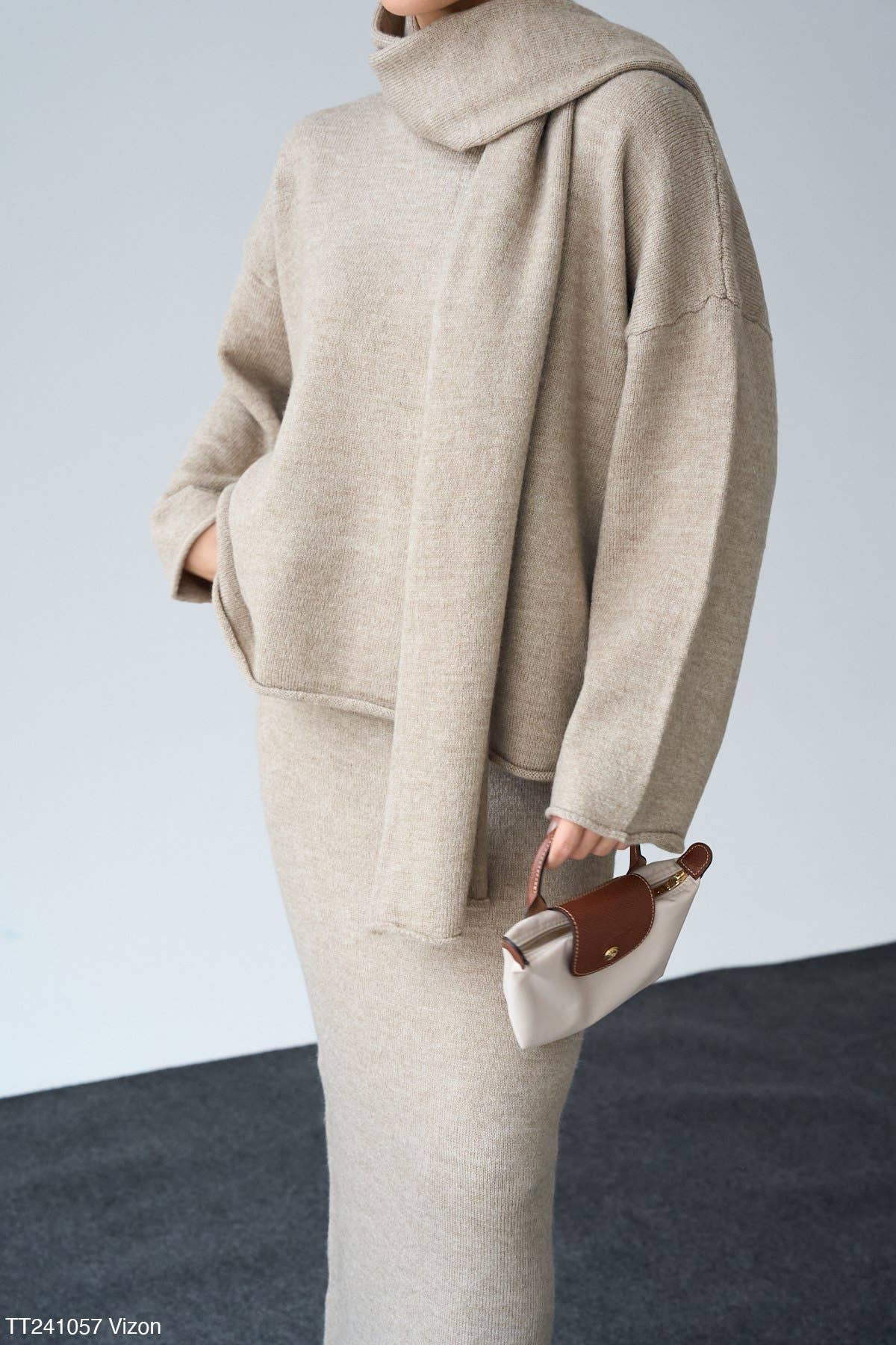 Design company-Fatma Balkir - Wholesale Top & Skirt Set - Women's - Knit maxi skirt and shawl neck sweater set-skirtsuit1