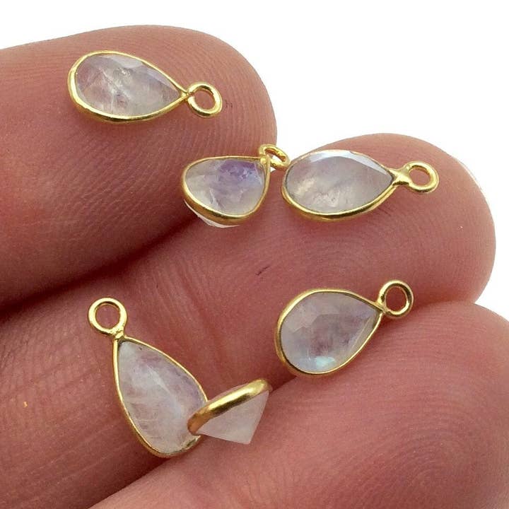 Bulk 6 stuks Vermeil Gouden Maansteen Druppel Hangers, 5x7mm voor wholesale door Only Beads