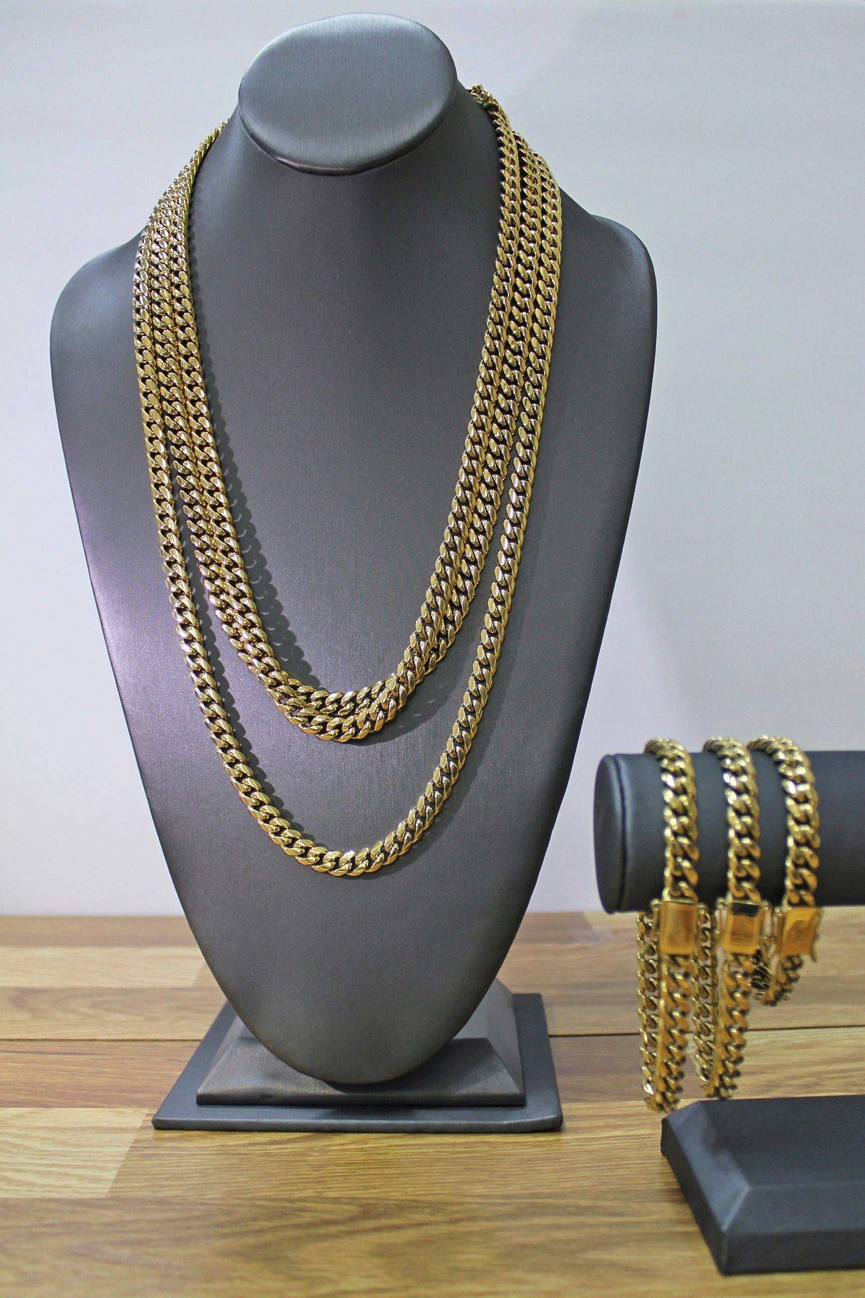 Luxus Accessories – wholesale Link & chain necklace – 14k Gold Filled 8mm Cuban Link Chain2