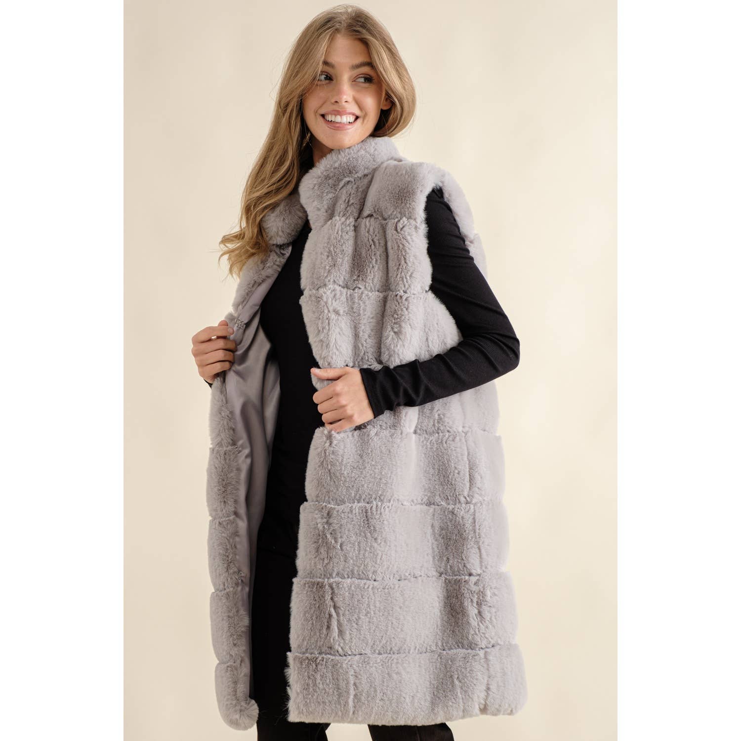 Sweet Generis - Vente Veste sans manches – femme - GILET BOUFFANT LONG EN FOURRURE À COL MONTANT23
