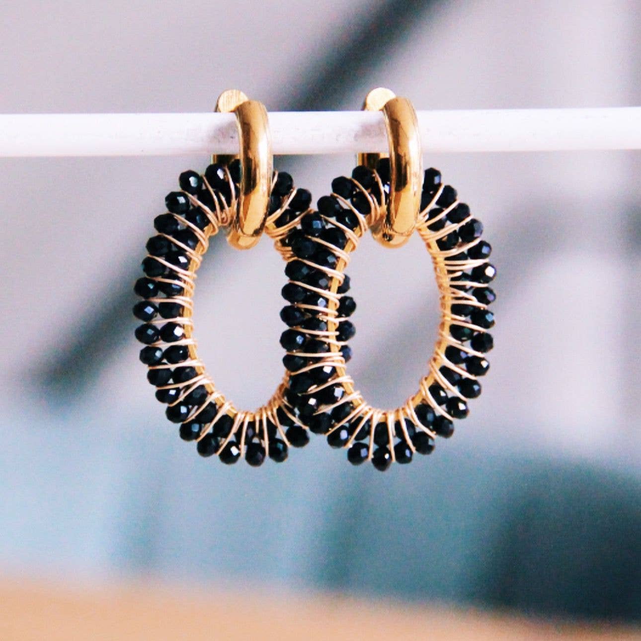 Bazou - Wholesale Dangle Earrings - Wide earring with oval facet pendant – black