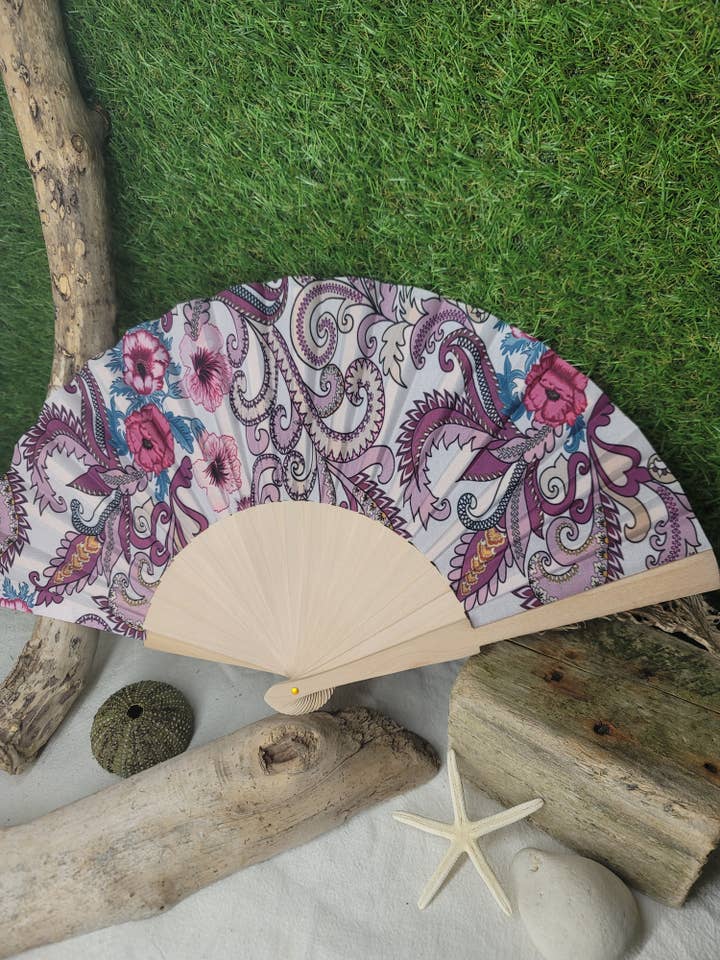 éventail pour la vente par susurros de madera