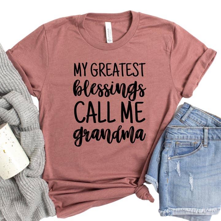 Ma Plus Grande Bénédiction M'appelle Mamie T-shirt - Idée Cadeau pour Mamie - T-shirt Graphique Famille - T-shirt Mignon pour Mamie - Cadeau Parfait pour Mamie pour la vente par Epic Life - Designed