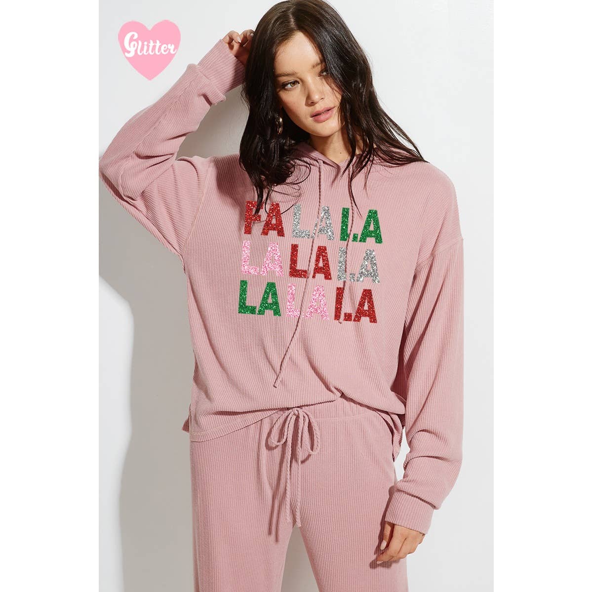 Phil Love – Großhandel Set aus Oberteil und Hose (NICHT Loungewear) – Damen – Falalala Loungewear-Set mit geripptem Kapuzenpulli und Glitzer-Print3