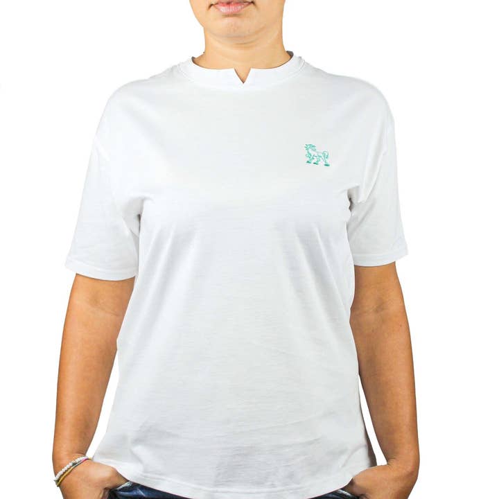 White T-shirt with embroidered logo on the heart side for wholesale by Vinto Exclusive