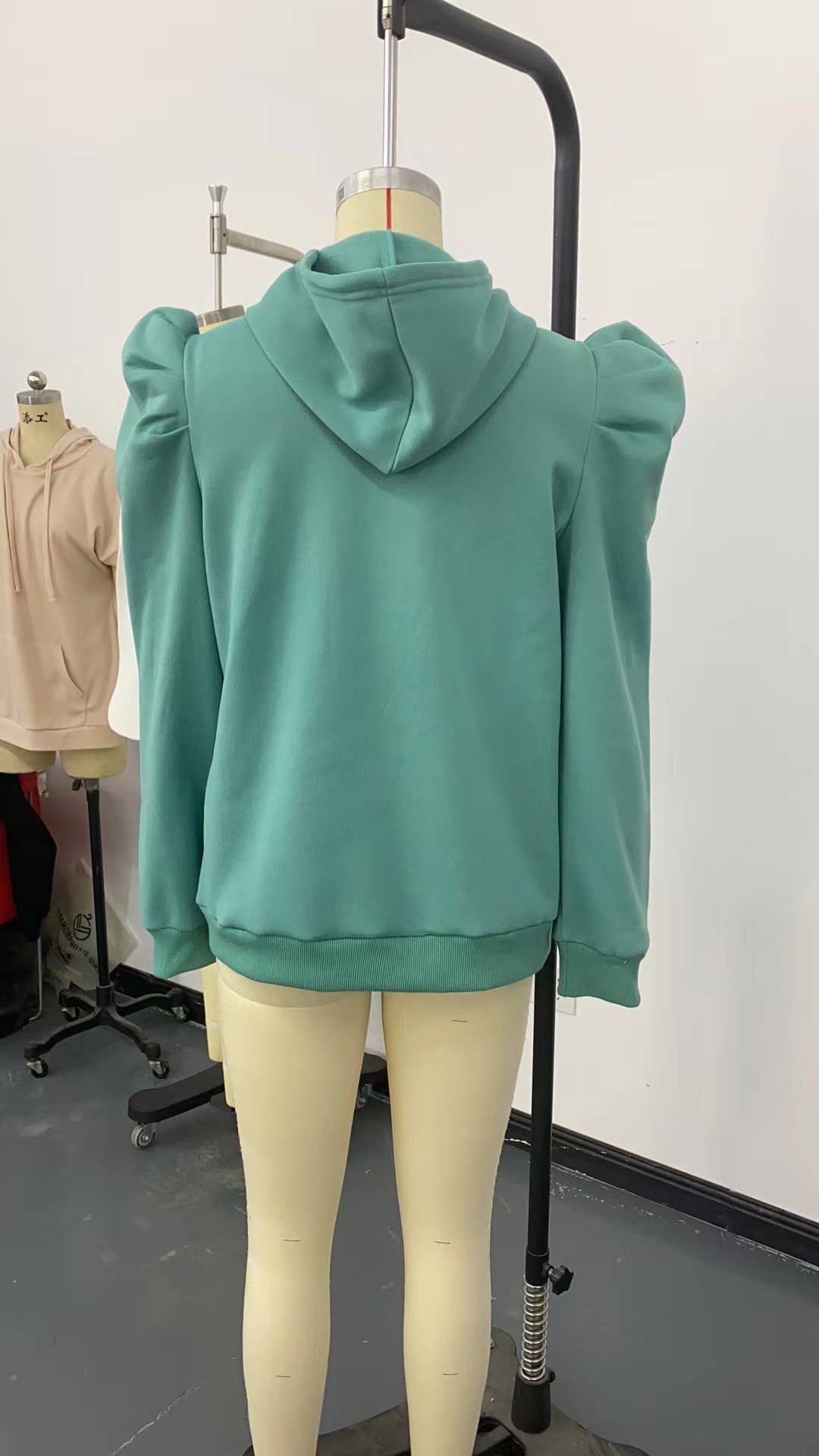 Lily Clothing - Wholesale Hoodie - Women's - Fashionable hooded long sleeve casual sweatshirt17