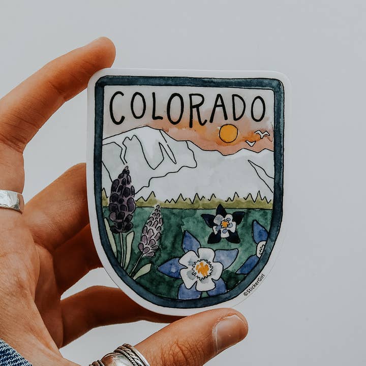 Autocollant en vinyle Badge des montagnes du Colorado et des campanules pour la vente par Sticker Girl