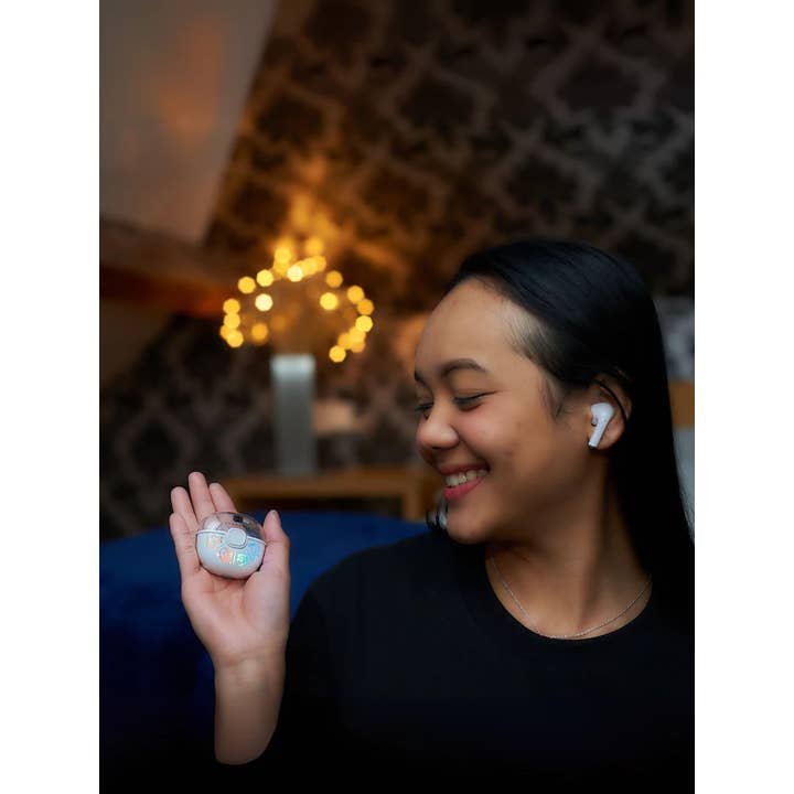 Curiosity Distribution - Wholesale Airpod/Earbud Case - Men's - Harry Potter - Hogworts - Earphones & Light Up Case1