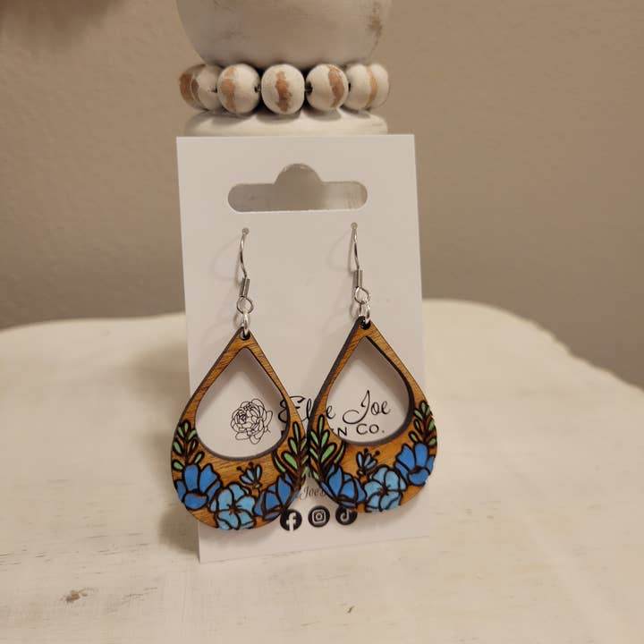 Ellie Joe Design Co – wholesale Dangle earrings – Teardrop Floral Painted Wood Earrings