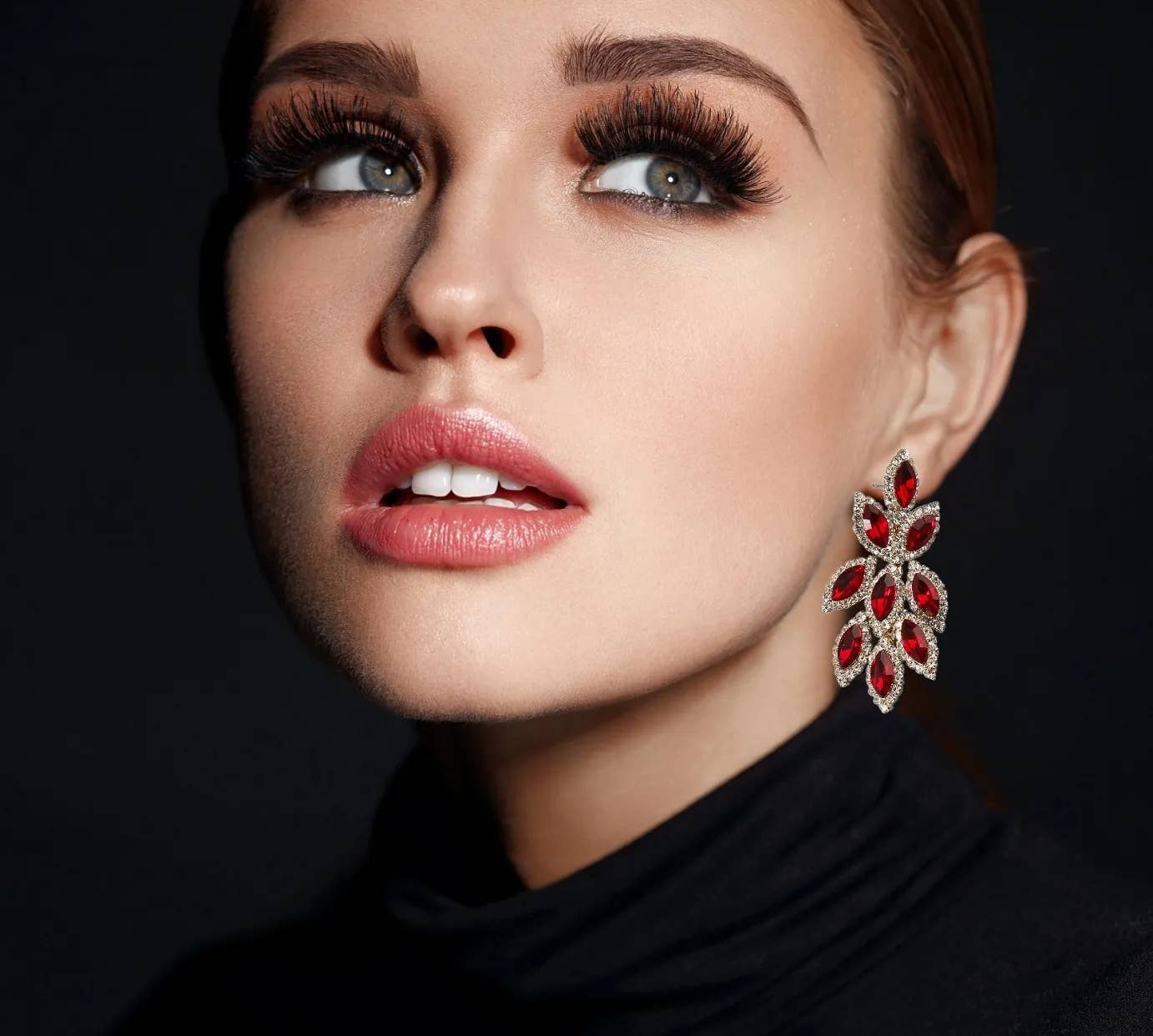 Chicas - Wholesale Dangle Earrings - Pair of drop earrings with crystal jewel rhinestones 440113