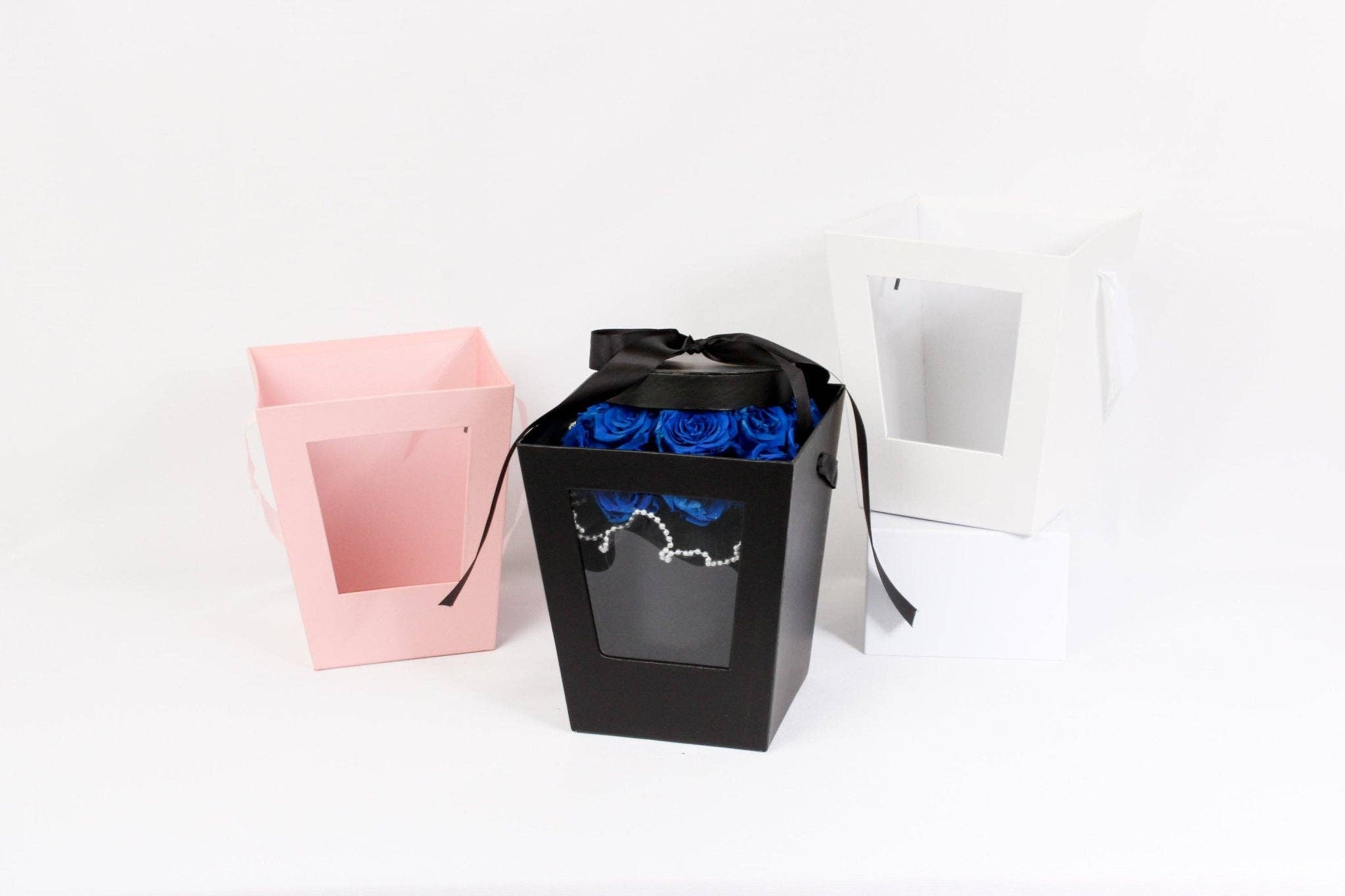 Elegant Design Supply - Wholesale Geschenkdoosje - Stijve draagtas met trapeziumvormig raam en bloemen4