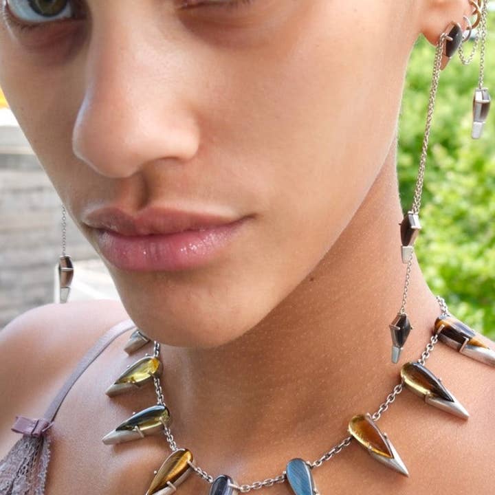 Vesper Obscura - Wholesale Pendant/Charm Necklace - Saber Tooth Necklace in Angora (Silver)1