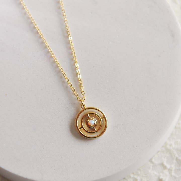 Collier minimaliste en opale Charli pour la vente par Oh So Lovely