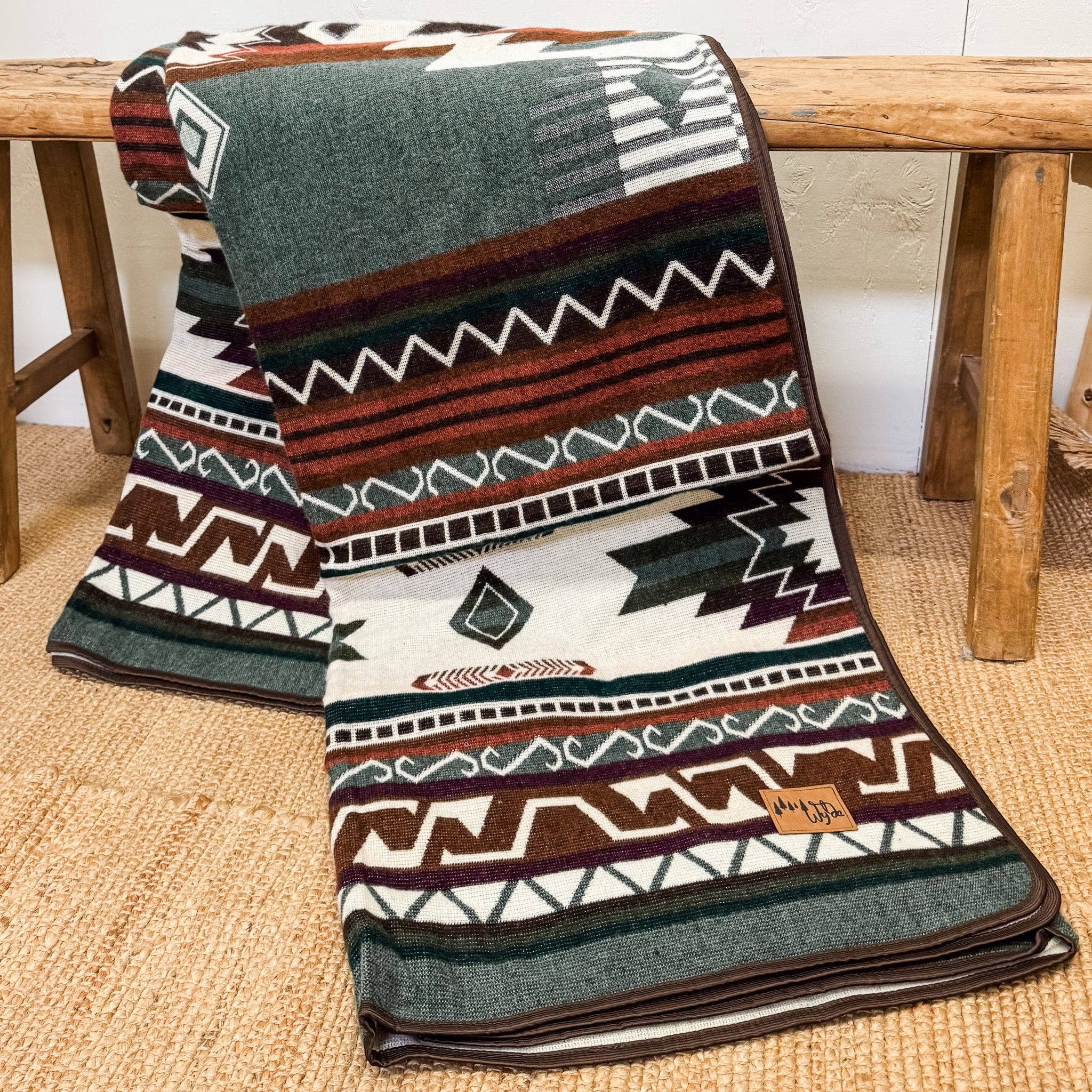 Wylde Brigade - Wholesale Throw Blanket - Quilotoa Aztec Reversible Blanket3