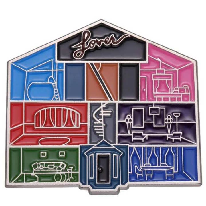 Spilla in smalto Taylor Swift Lover House per la vendita all'ingrosso da parte di Cosy Rosie Candles