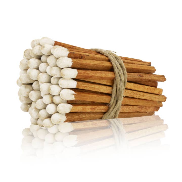 Chandelles en bois marron/blanc de 50 mm (2") - lot de 100 allumettes en vrac pour la vente par Chandler Studio