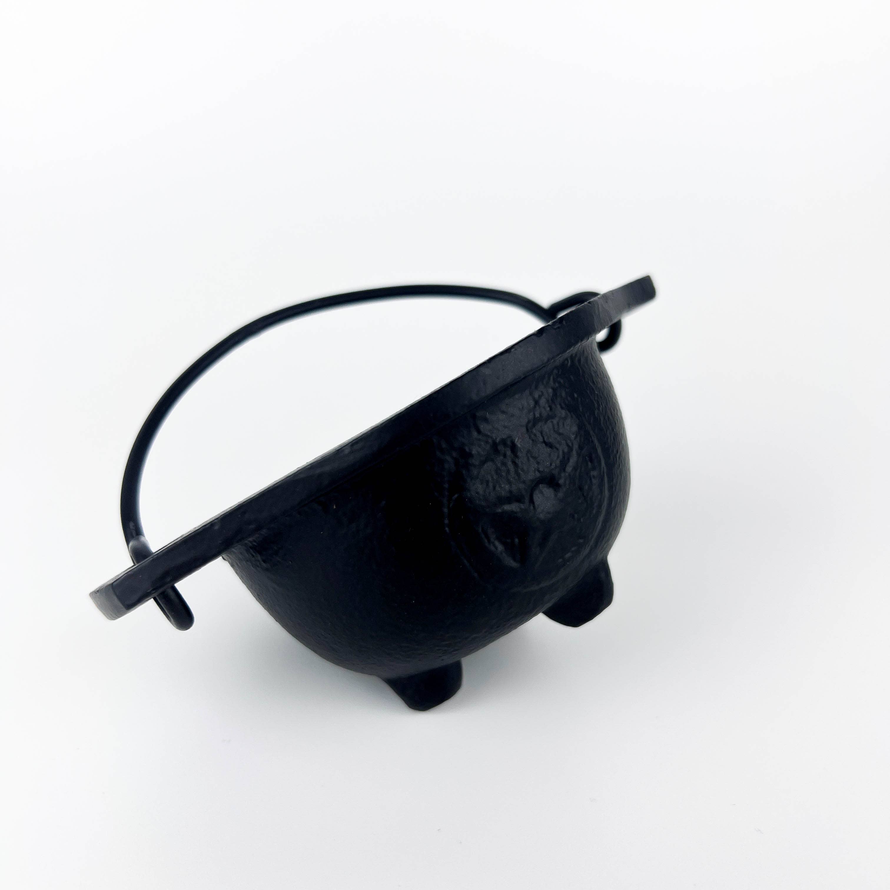 GREENROOTS USA LLC - Wholesale Incense Holder - Pentagram Cast Iron Cauldron 3"D2