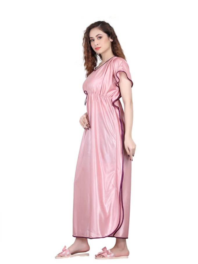 Robe caftan rose en satin pour la vente par DWEEP SARA