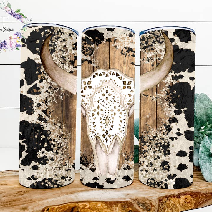 Crâne de vache en dentelle avec imprimé vache pour la vente par Brooke Taylor Designs