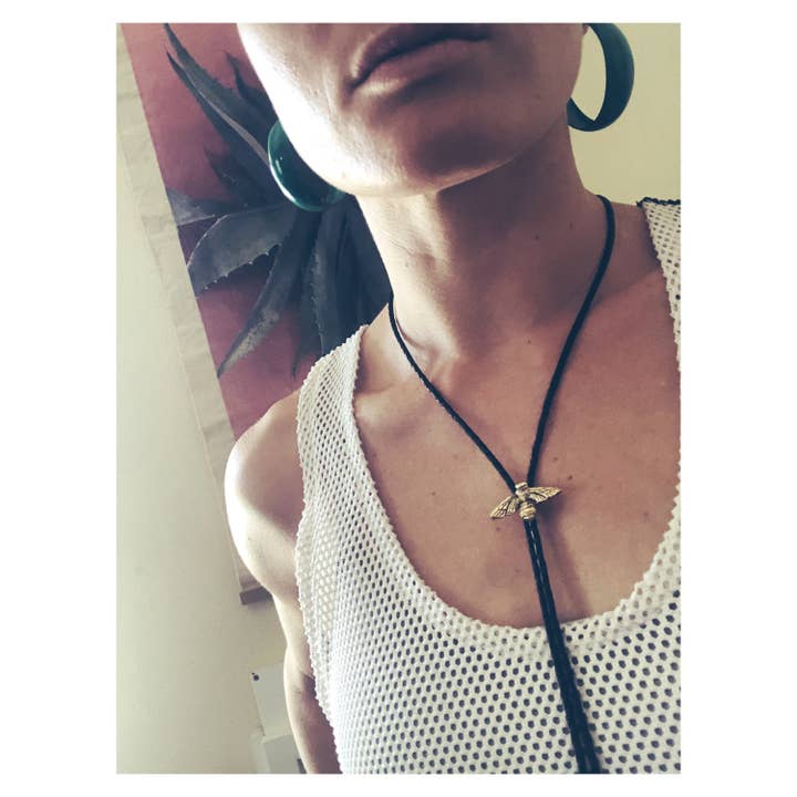 HELIOTROPE - Wholesale Woven Necklace - Bee Bolo Tie1