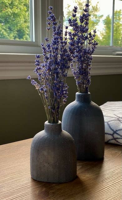 Lavender Creek Farm - Wholesale Dried/Pressed Flowers - Dried Lavender Mini-Bunches9