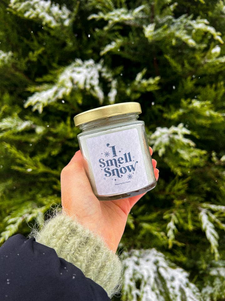 I Smell Snow Candle | Gilmore Inspired Christmas Winter for wholesale by Walts Waxes