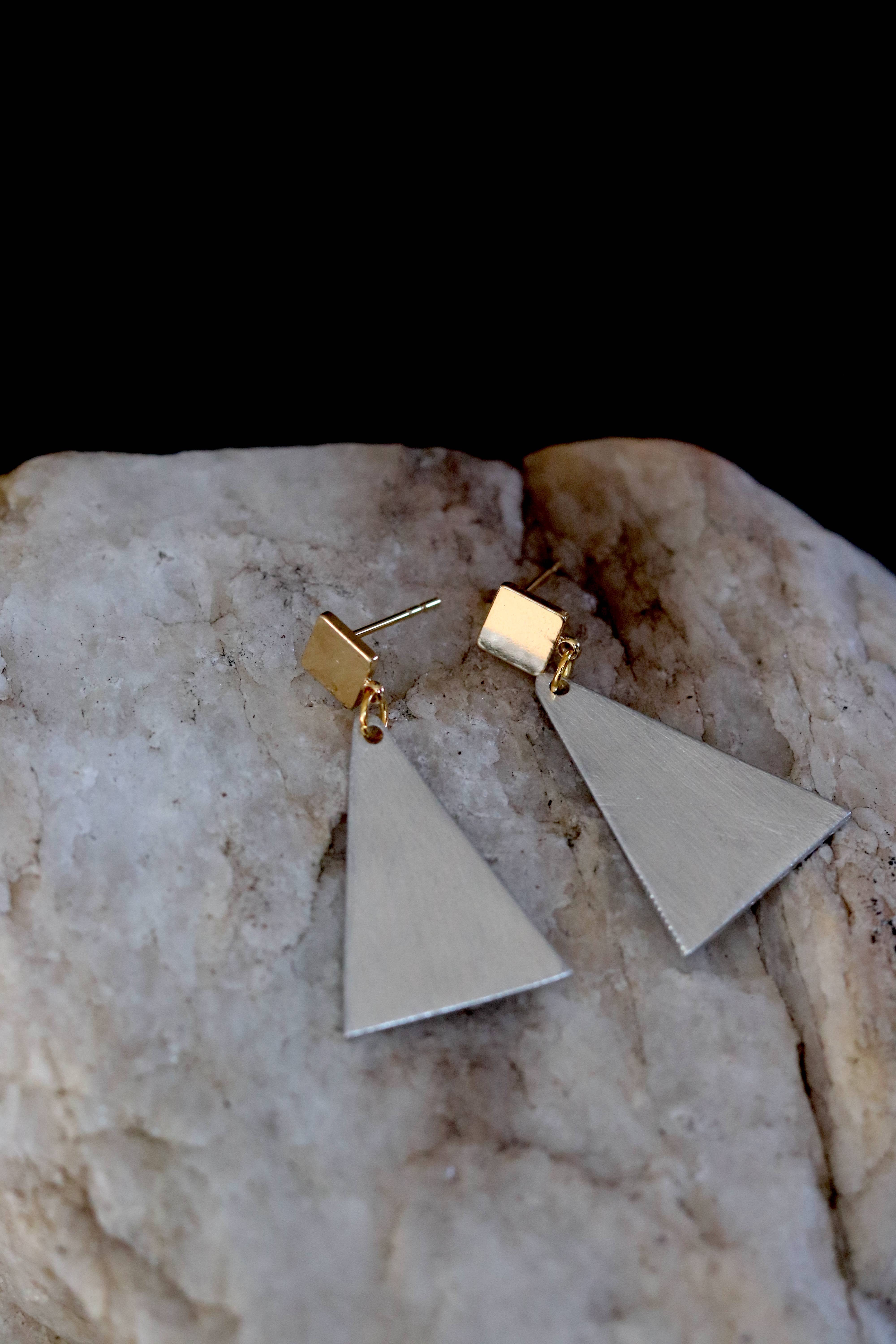 Cedar and Cypress Designs - Venta al por mayor Pendientes colgantes - Pendientes colgantes de aluminio bicolor1