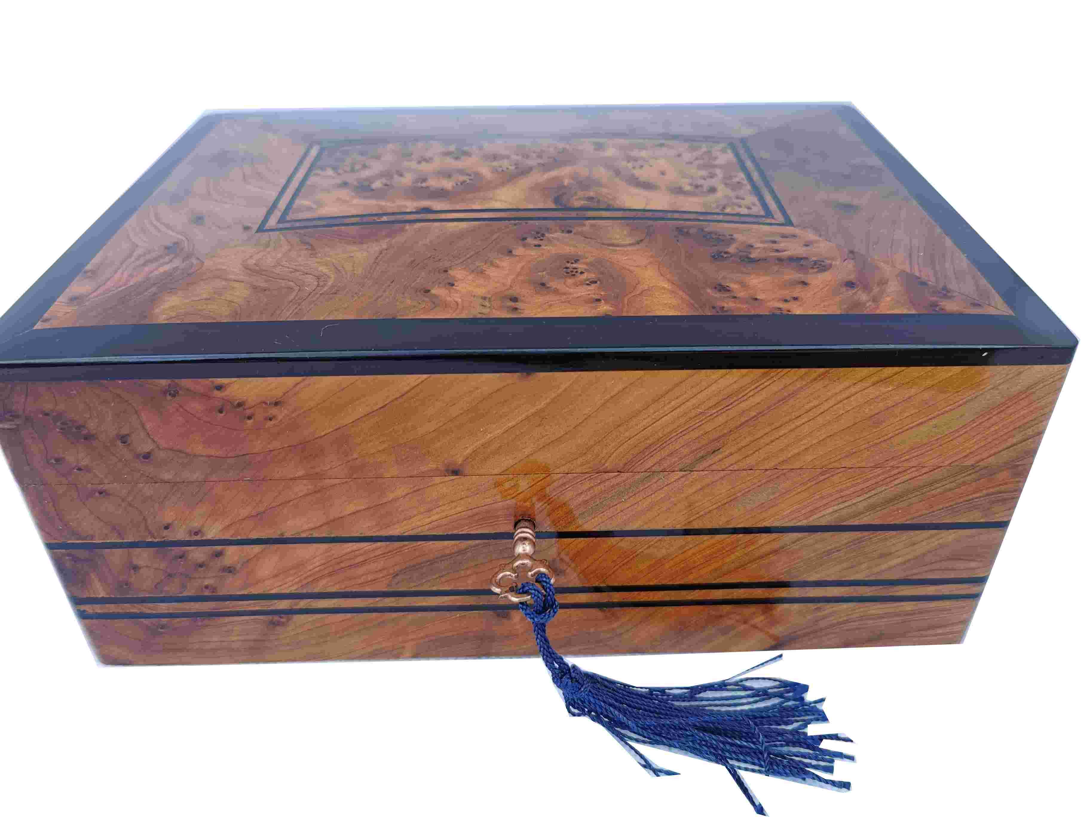 BONGUSTOSTYLE - Vente Boîte/rangement à bijoux - Boîte à bijoux artisanale en Thuya et ébène 22x16x9 cm1