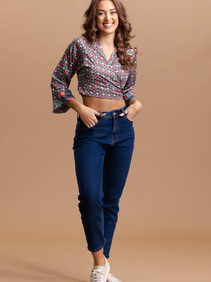 Haut cache-cœur avec imprimé forêt géométrique pour la vente par Mira Sleepwear