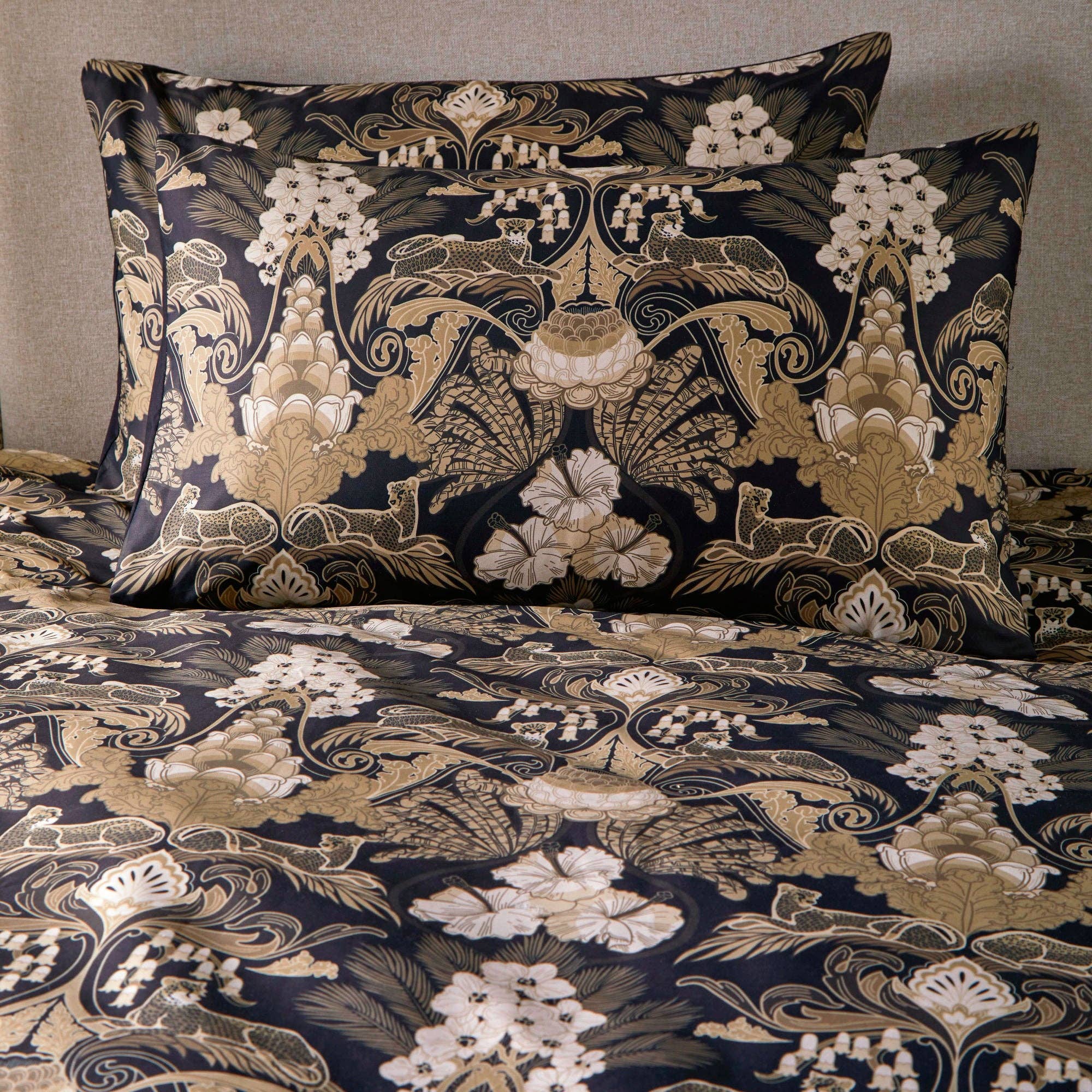 UW Home - Wholesale Bedding Set - Suburban Jungle Duvet Cover Set by Laurence Llewelyn-Bowen3