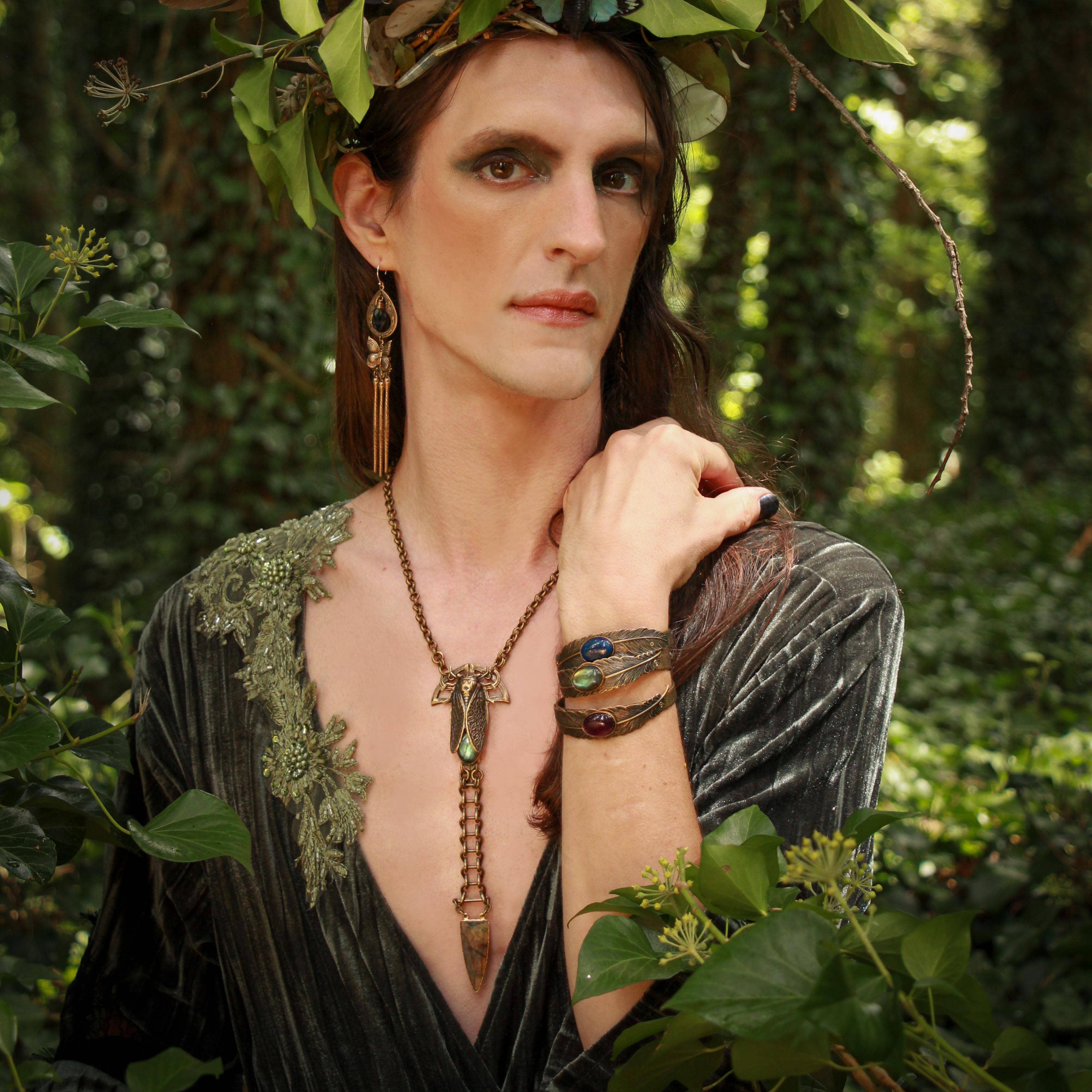 Trollbinde – Engroshandel Manchetarmbånd – Fallen fjer manchet1