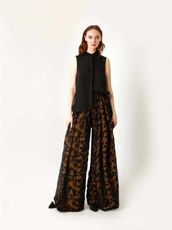 Land & Sea Ärmellose Seidenbluse mit Flügeln in Schwarz für den Großhandel von Jasmine Chong