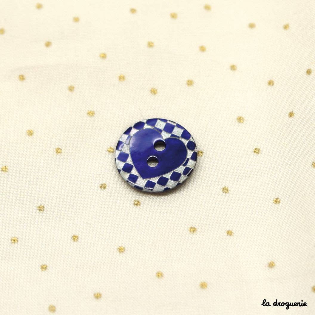 LA DROGUERIE - Vente Bouton à coudre/bouton-pression - Bouton "Akoya gravé coeur sur damiers" 18 mm4