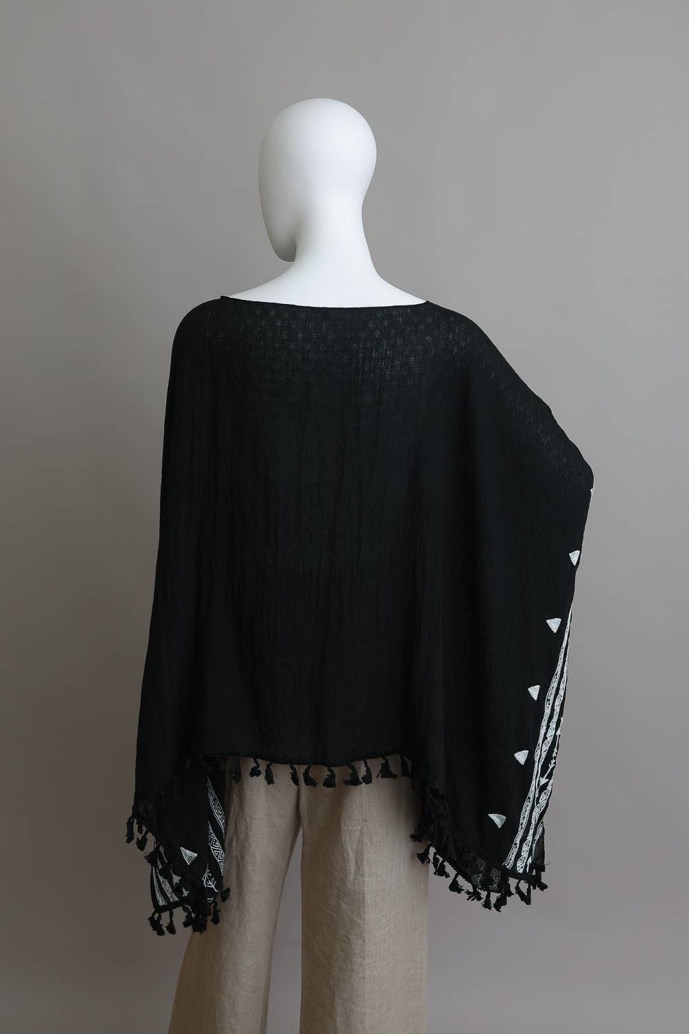 Leto Accessories – wholesale Tunika - Dam – Luftig tunika med aztekisk brodyr6